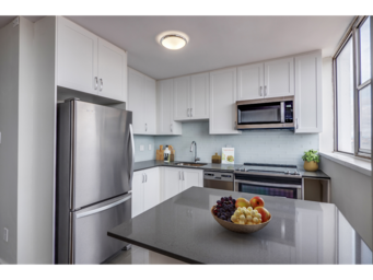 2040 Eglinton Avenue West