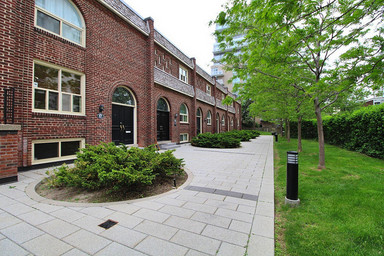 Balliol &amp; Davisville Townhomes