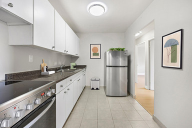 725-745 Wonderland Road South 