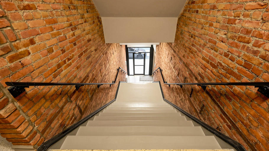 Property Hero Image 30