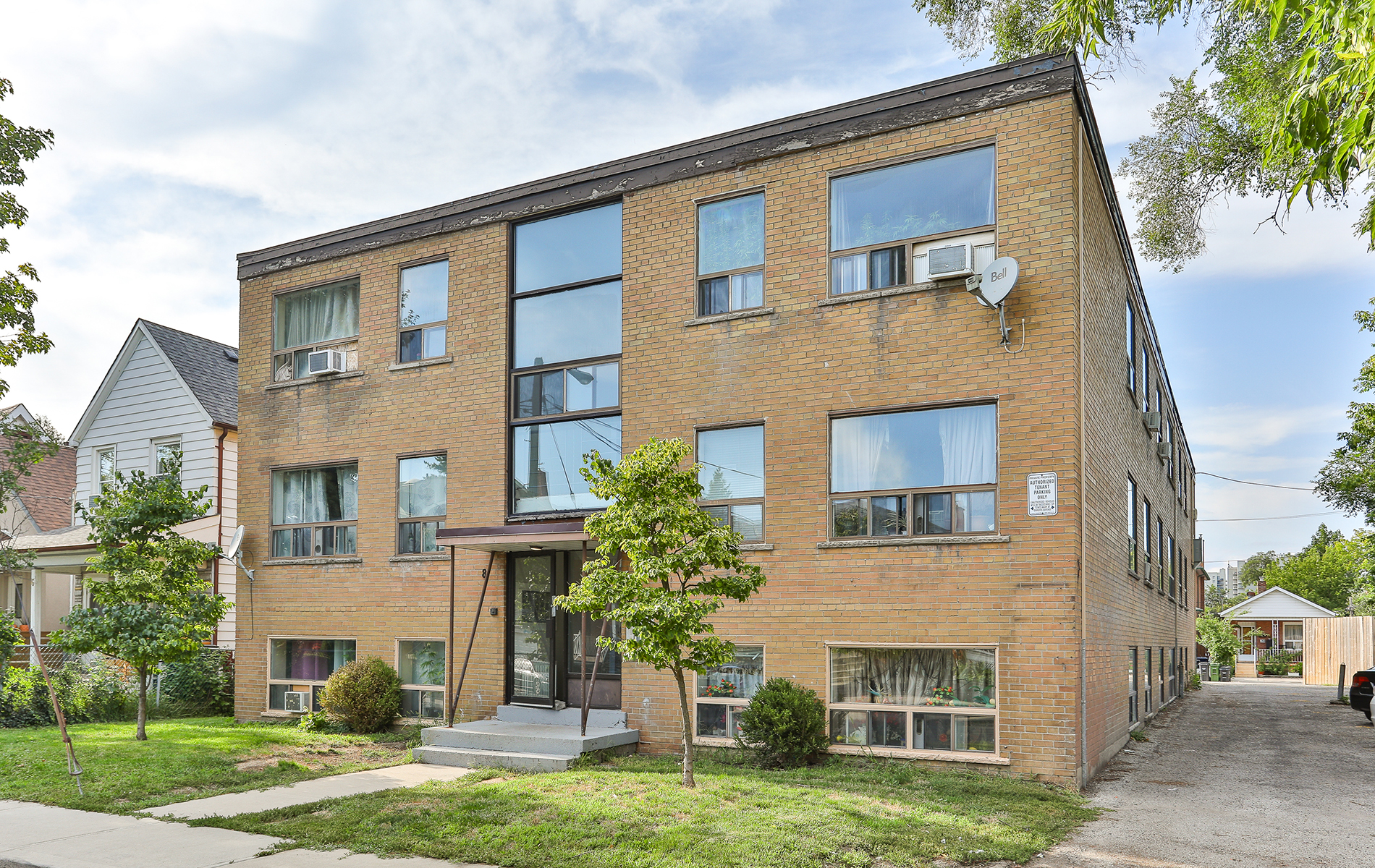 8 Hector Avenue, Toronto, ON M6N 2M1 — photo 1