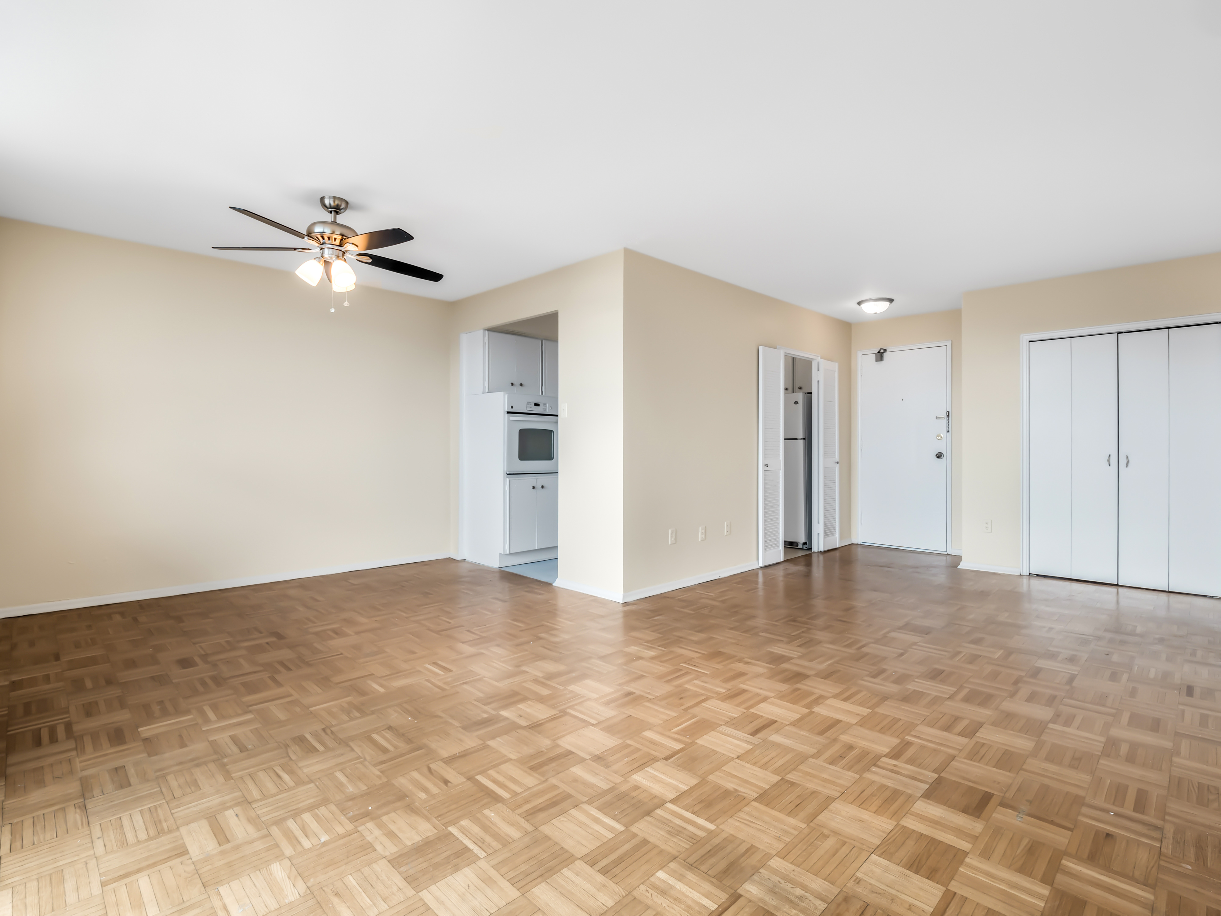 3801 Riverside Drive East, Windsor, ON N8Y 1B2 — photo 2