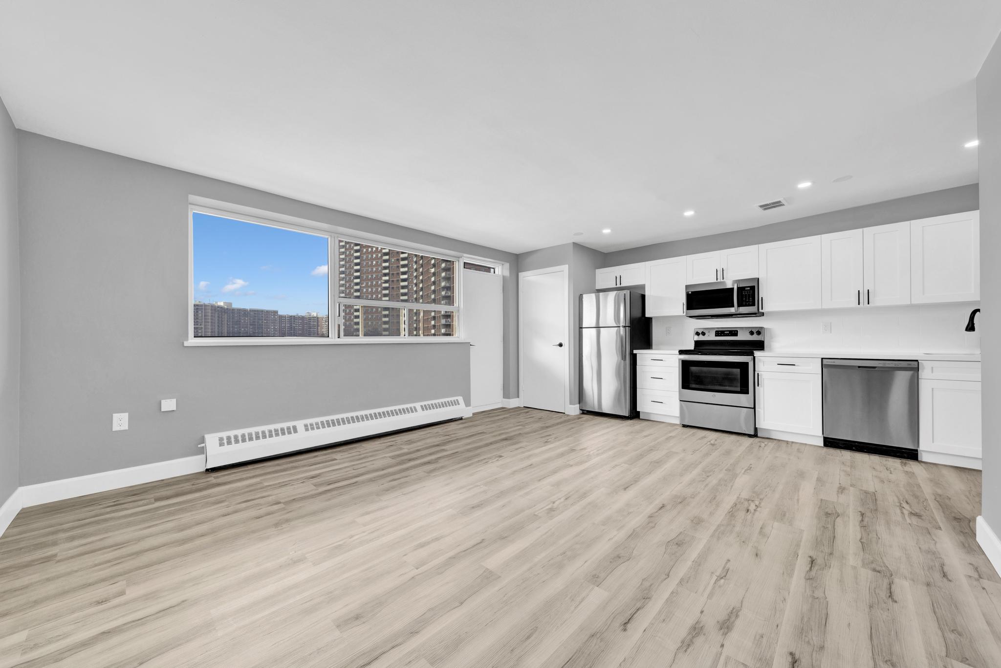 535 The East Mall, Etobicoke, ON M9B 4A4 — photo 2