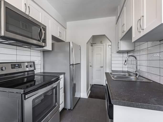 1660 Bathurst Street, Toronto, ON M5P 3K1 — photo 1