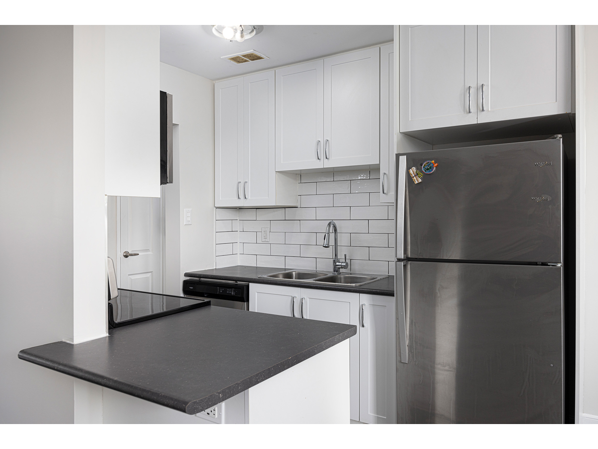 3888 Bathurst Street, Toronto, ON M3H 3N5 — photo 2