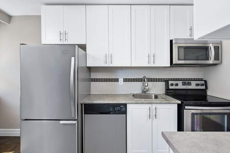 3896 Bathurst Street, Toronto, ON M3H 3N5 — photo 2