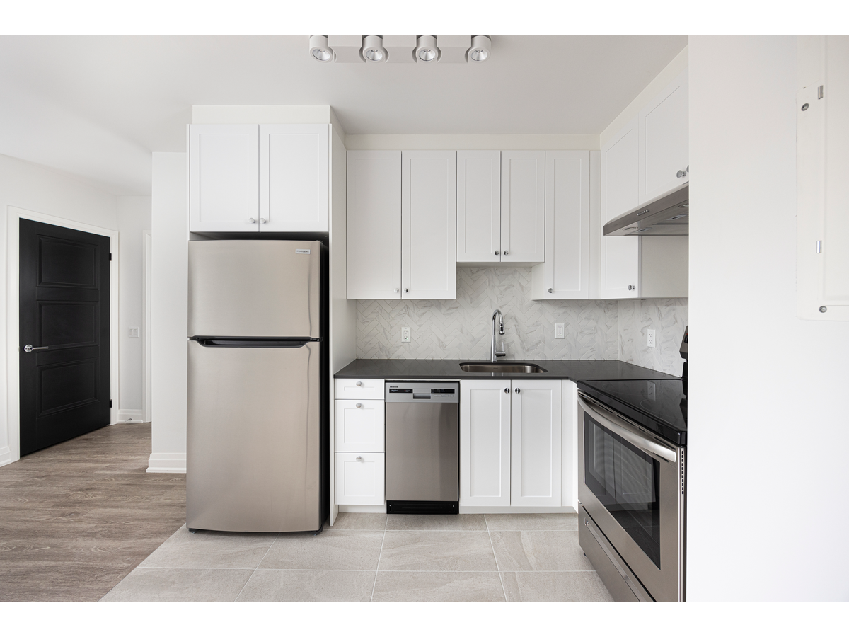 2701 Eglinton Avenue West, Toronto, ON M6M 1V2 — photo 2