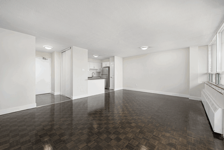 2397 FINCH AVE W, Toronto, ON M9M 2X1 — photo 3