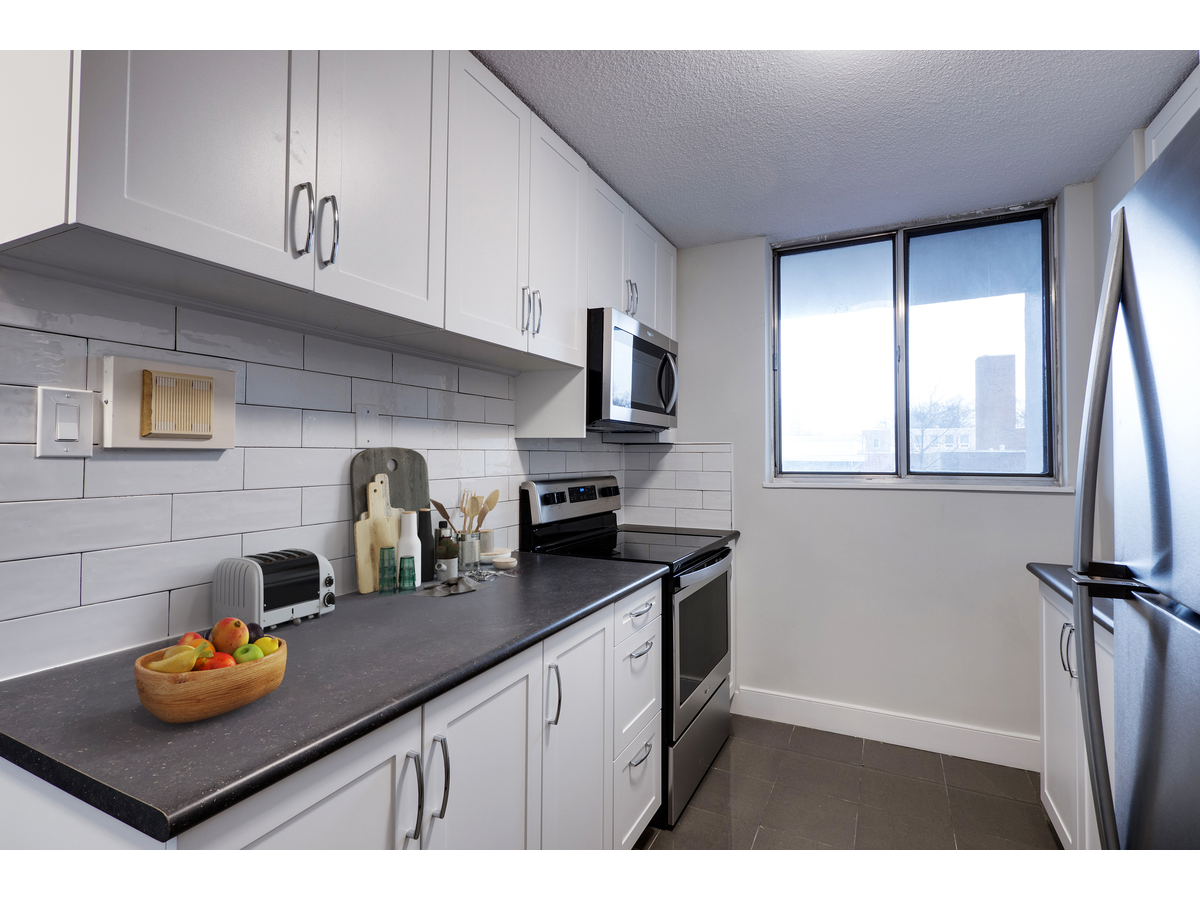 2 Glenhaven Street, Toronto, ON M6M 3L8 — photo 2