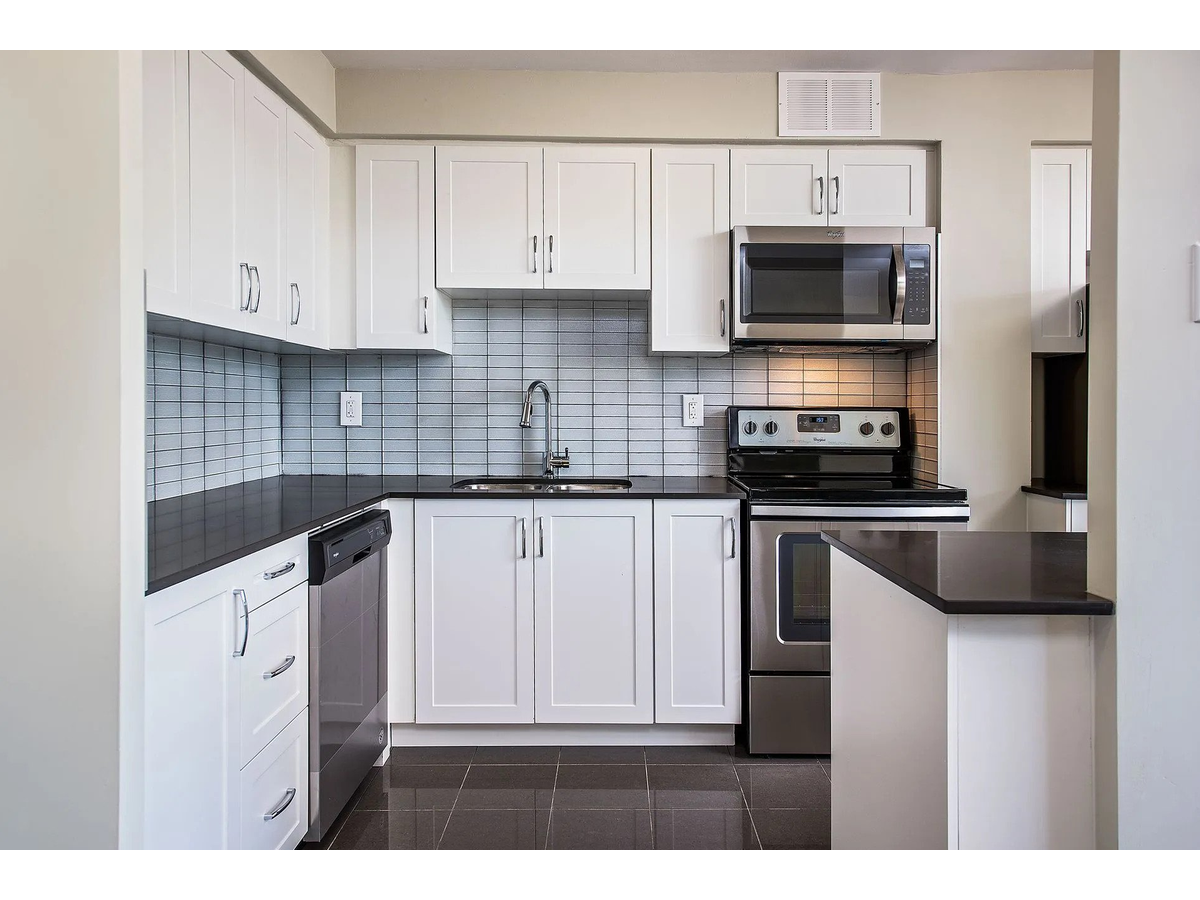 3311 Bathurst Street, Toronto, ON M6A 2B5 — photo 2