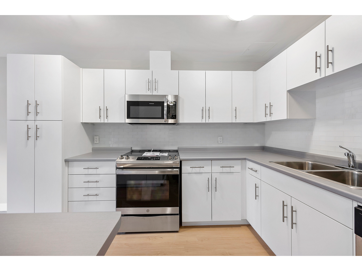 396 Queens Avenue, London, ON N6B 1X8 — photo 3