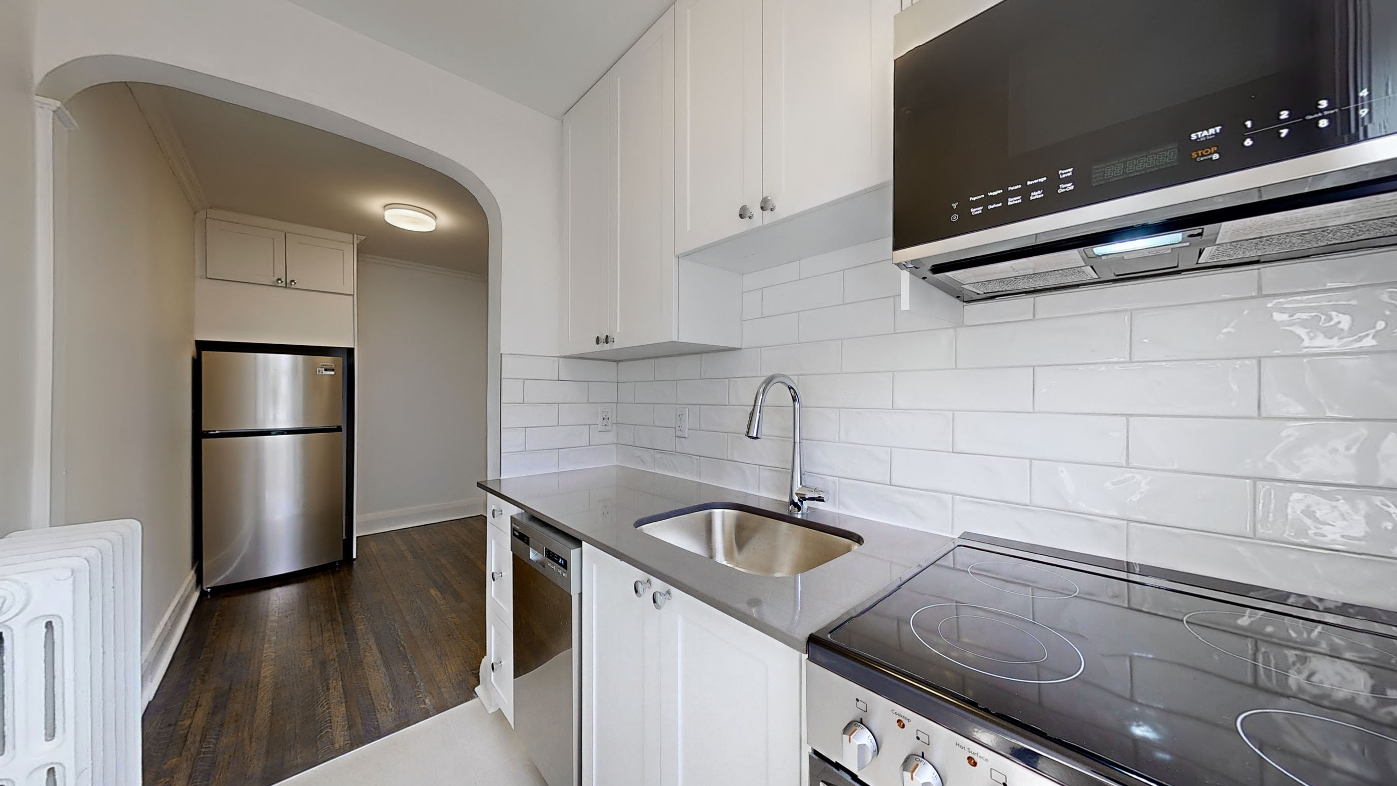 1602 Bathurst, Toronto, ON M5P 3H9 — photo 1