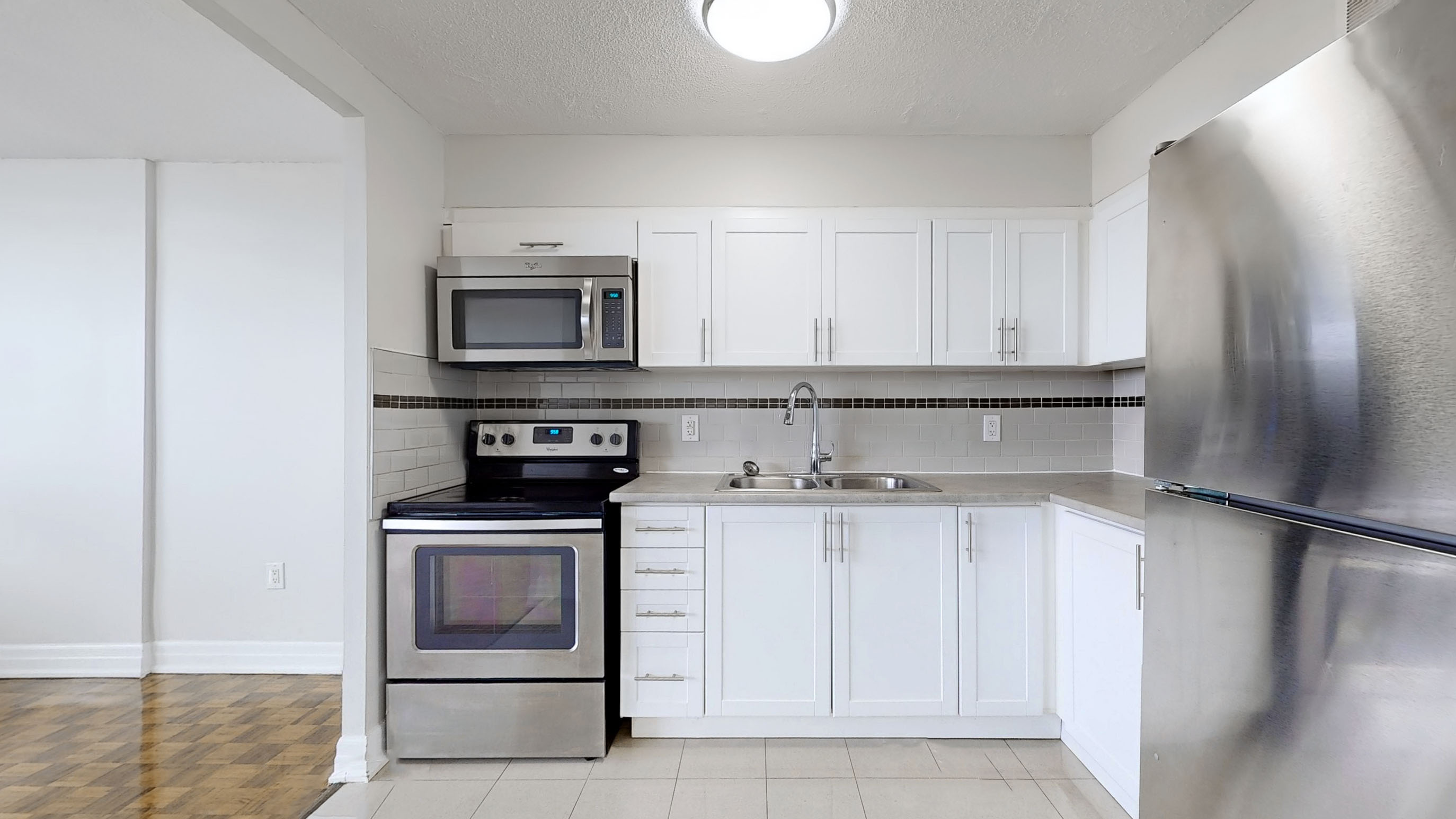 33 Richmond Street West, Oshawa, ON L1G 1A4 — photo 1