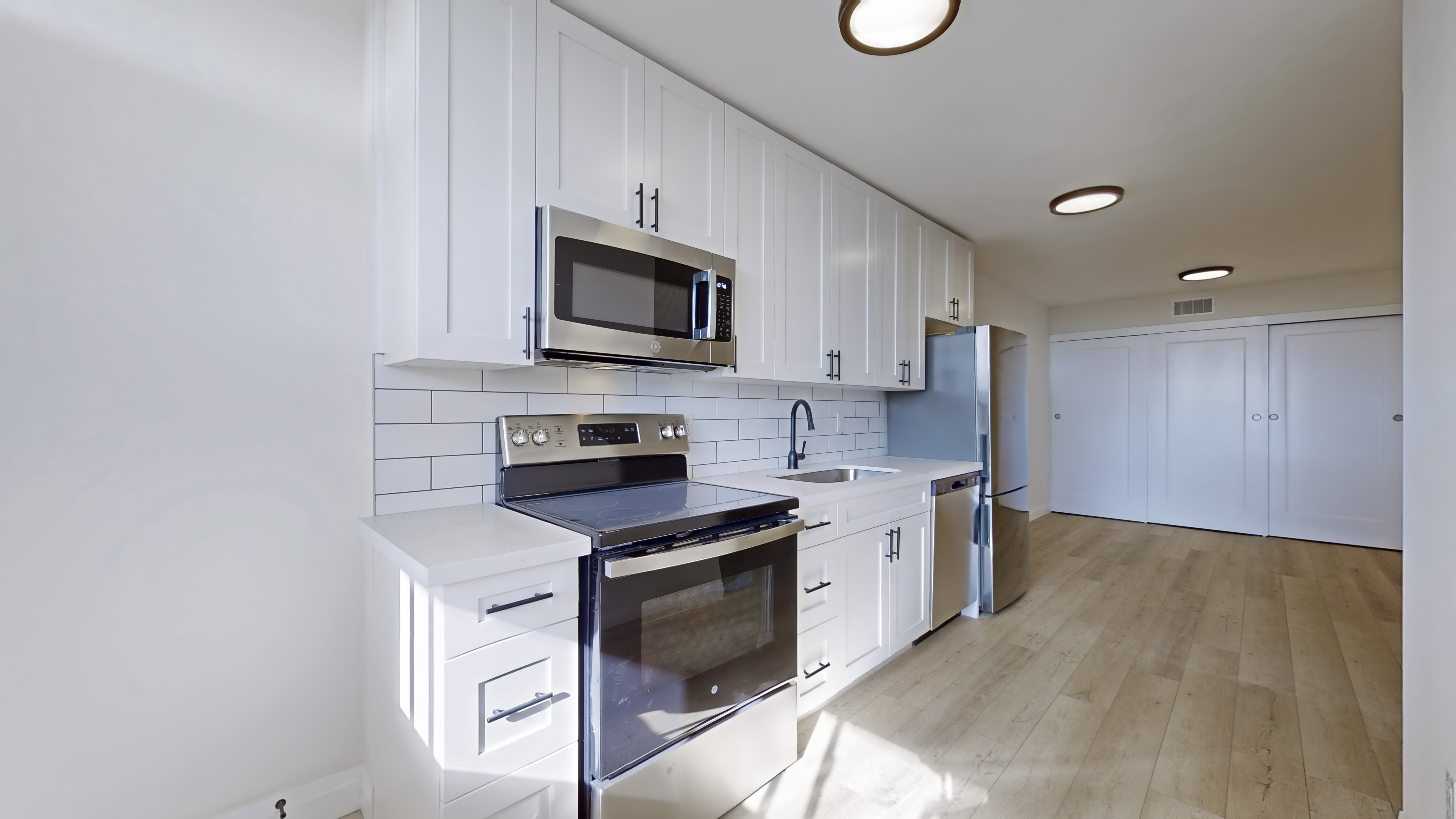 675 Martin Grove Road, Etobicoke, ON M9R 3T5 — photo 2