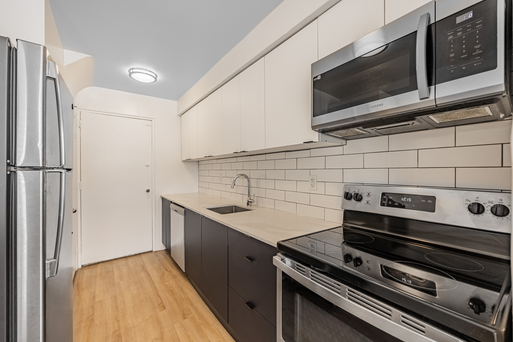 2-20 Clement Road, 11-31 Sedgeley Drive, Etobicoke, ON M9R 1Y6 — photo 2
