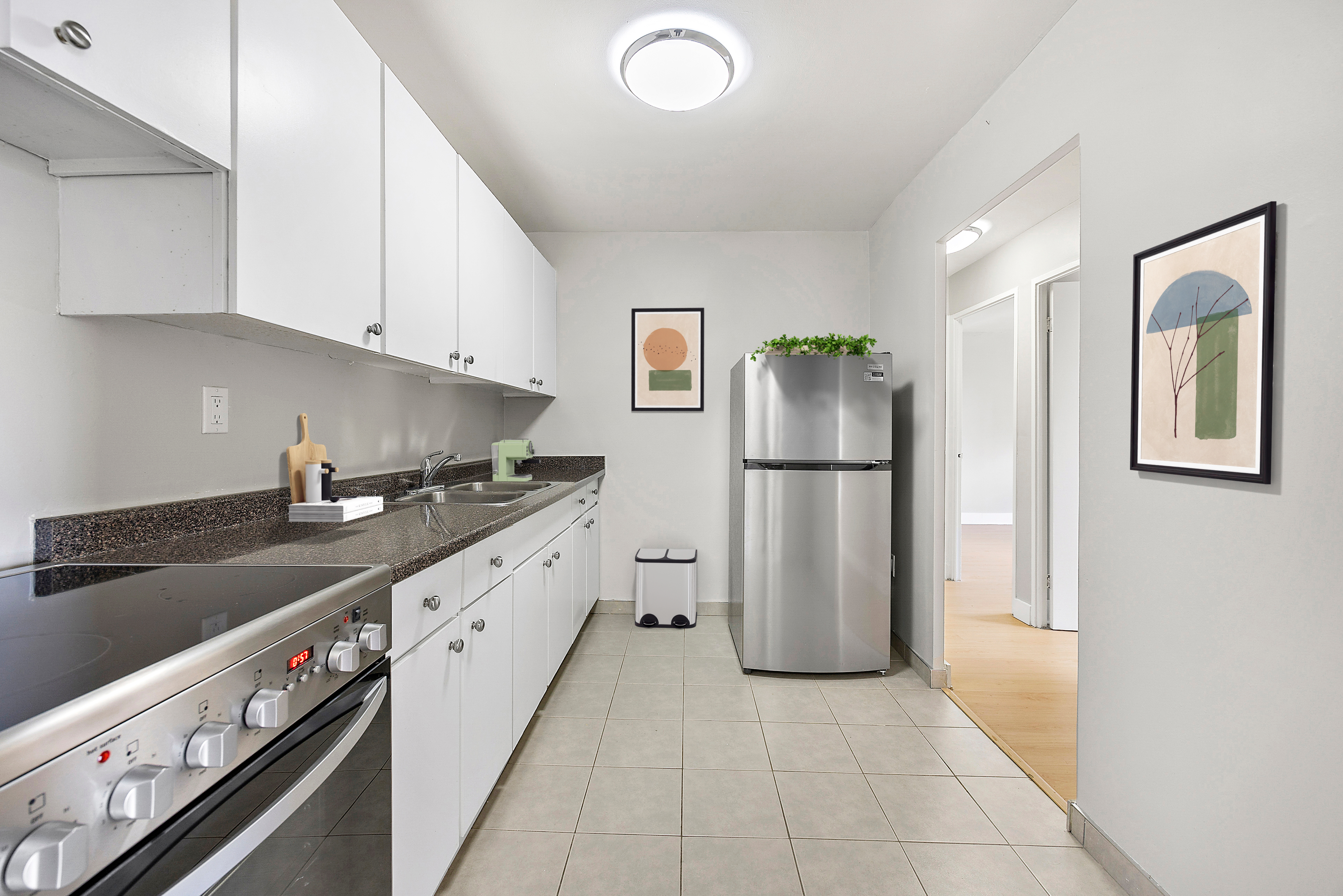 725-745 Wonderland Road South, London, ON N6K 1M1 — photo 2