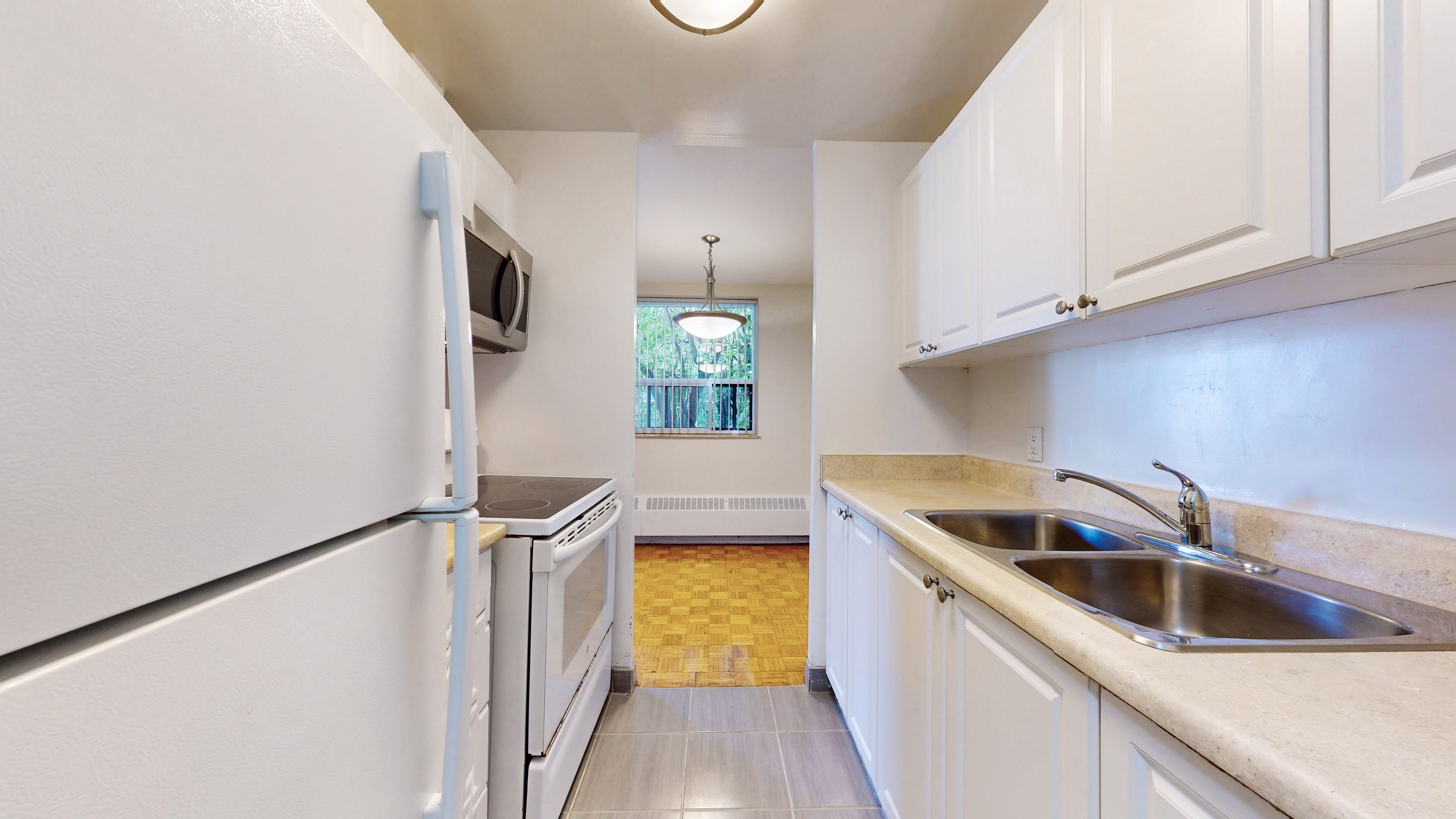 22 Elkhorn Drive, North York, ON M2K 1J4 — photo 3