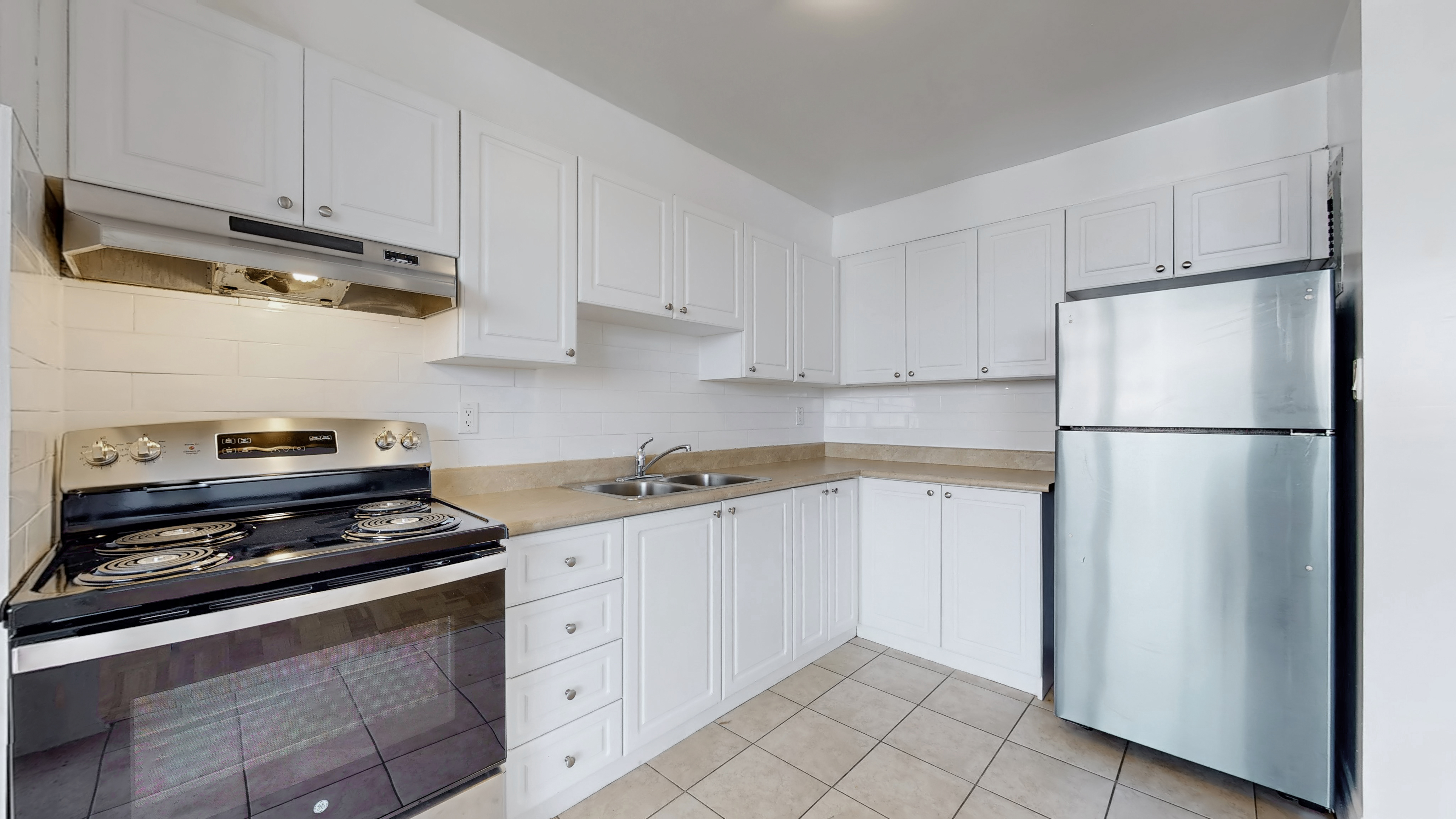 12 Goldfinch Court, North York, ON M2R 2C4 — photo 3
