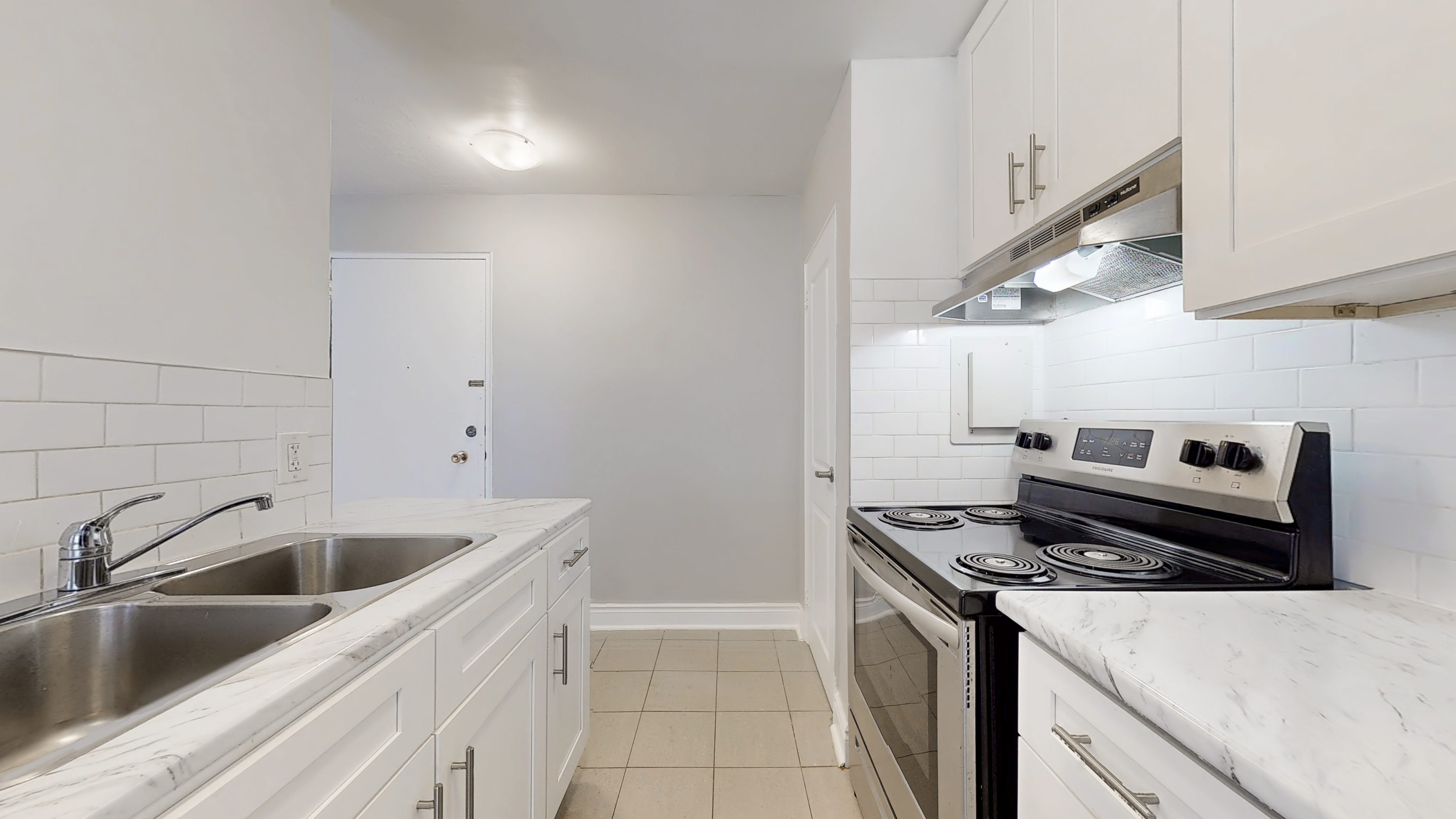 296 Grenfell Street, Oshawa, ON L1J 4W5 — photo 3