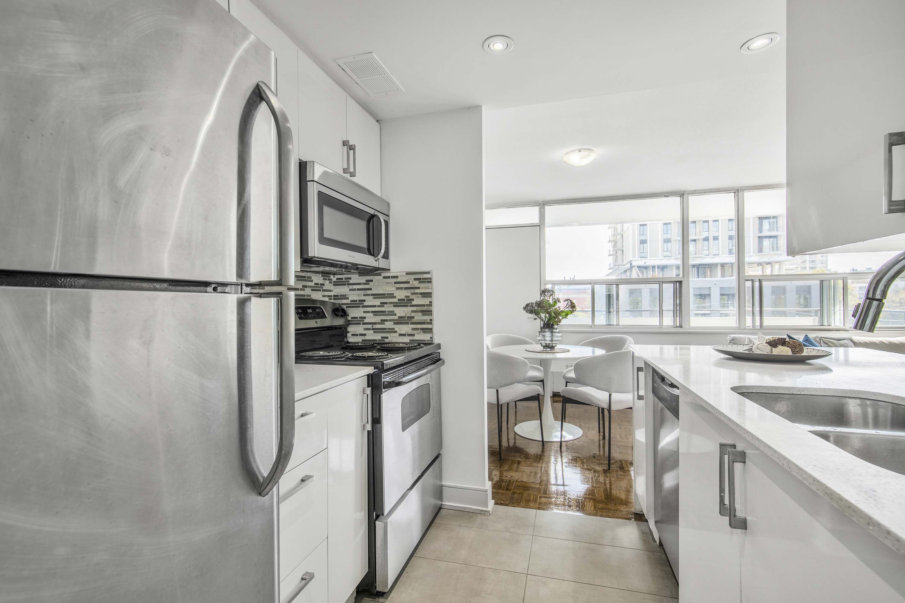 225 Davisville Avenue, Toronto, ON M4S 1G9 — photo 2