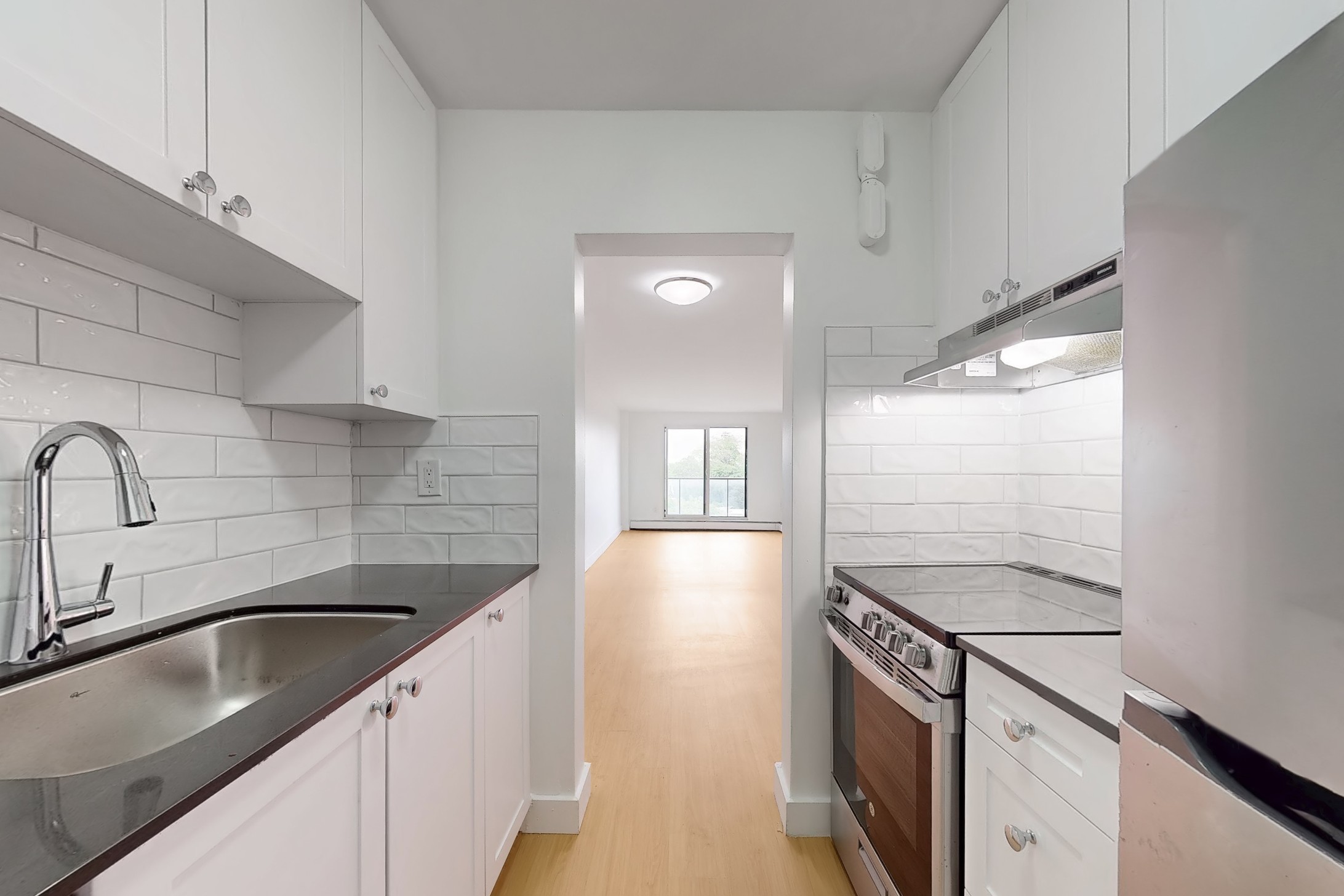 498 Queens Avenue, London, ON N6B 3K9 — photo 2
