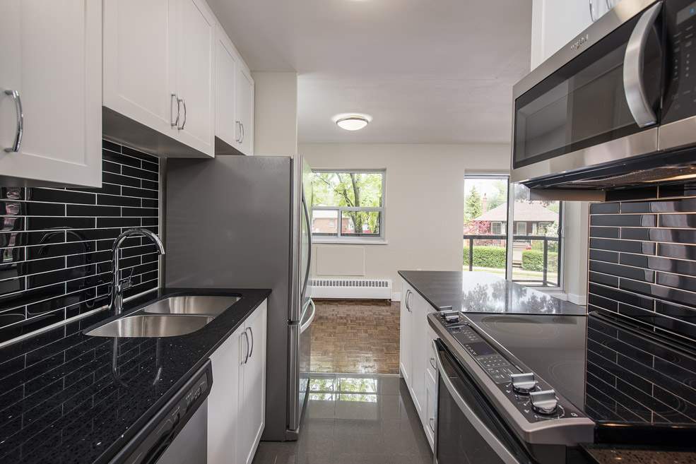 245 Lakeshore Drive, Etobicoke, ON M8V 2A8 — photo 2