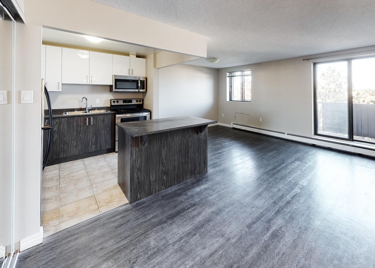 Riverside Towers - 472 6th Ave., Hanover, ON