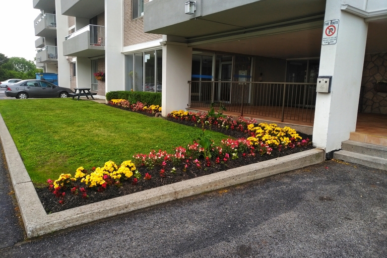 Markham Village Apartments - 5667 Highway 7