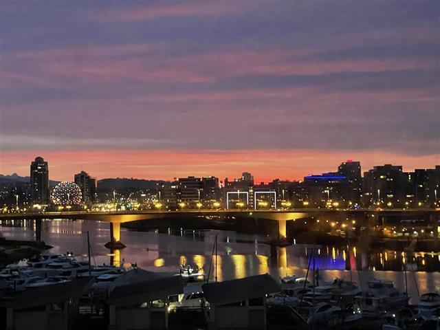 1288 MARINASIDE CRESCENT Crestmark I Yaletown