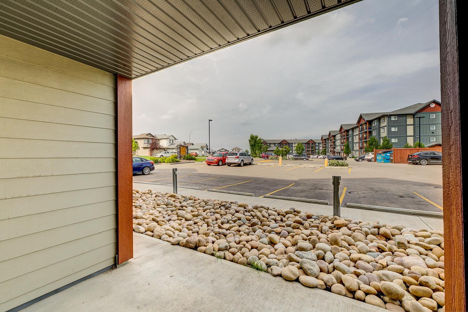 edmonton-apartments-for-rent-brintnell-patio-2