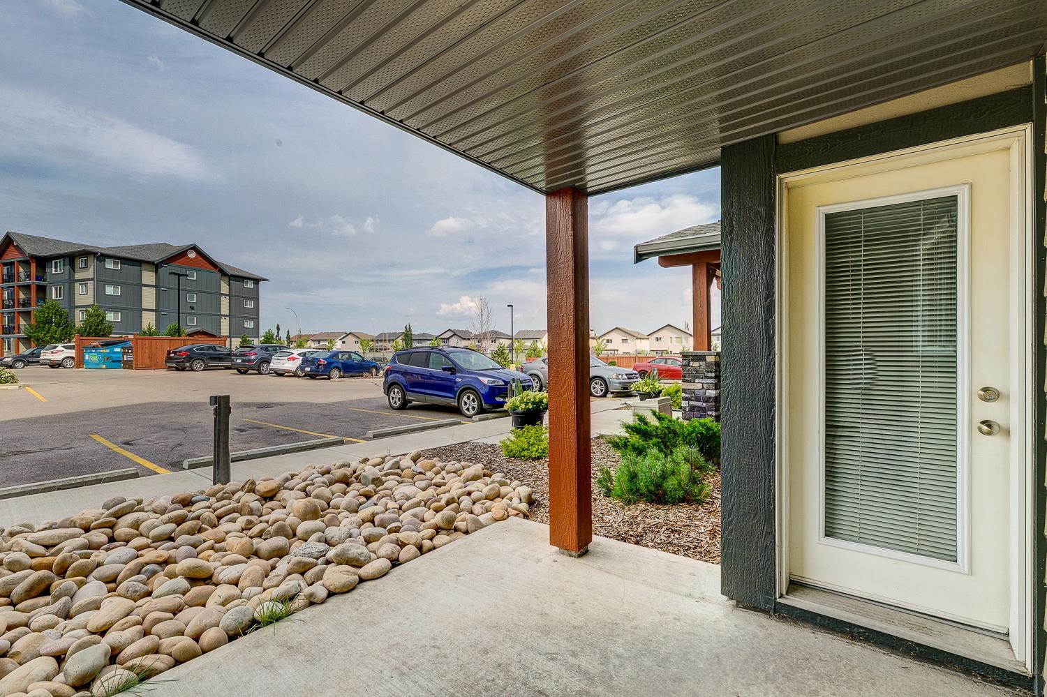 edmonton-apartments-for-rent-brintnell-patio-3