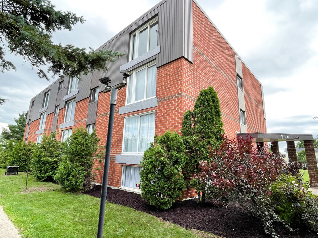 Juliette Apartments For Rent Williams & McDaniel