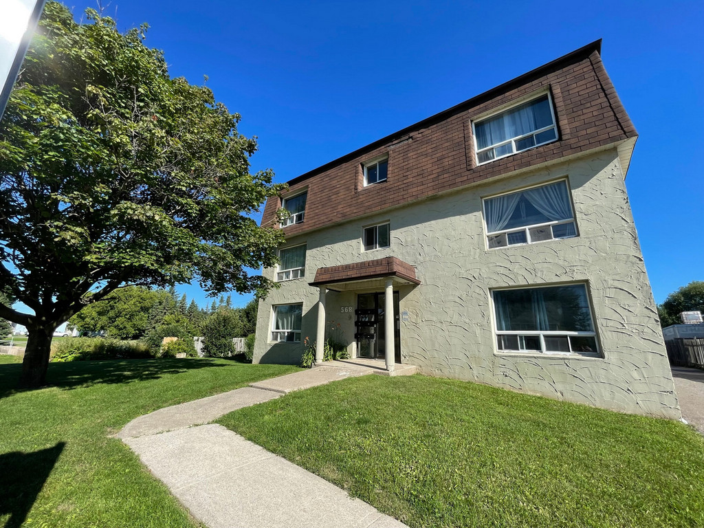 Blue Spruce Apartments For Rent Williams & McDaniel