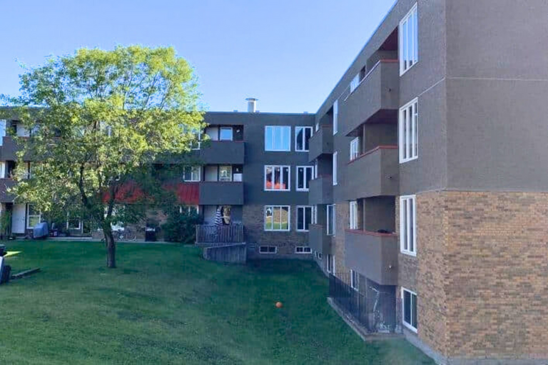 Marsh Manor Apartments