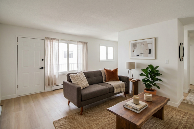 Gilliane - 10965 84th