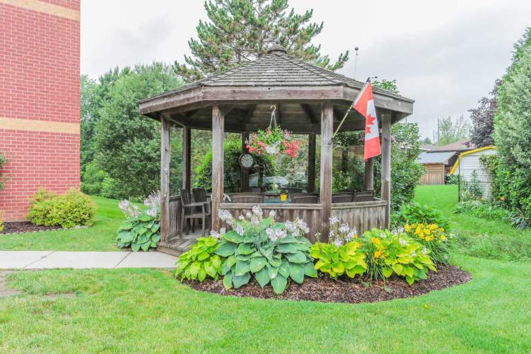 Beech Place Apartments For Rent Lucan York Property Management