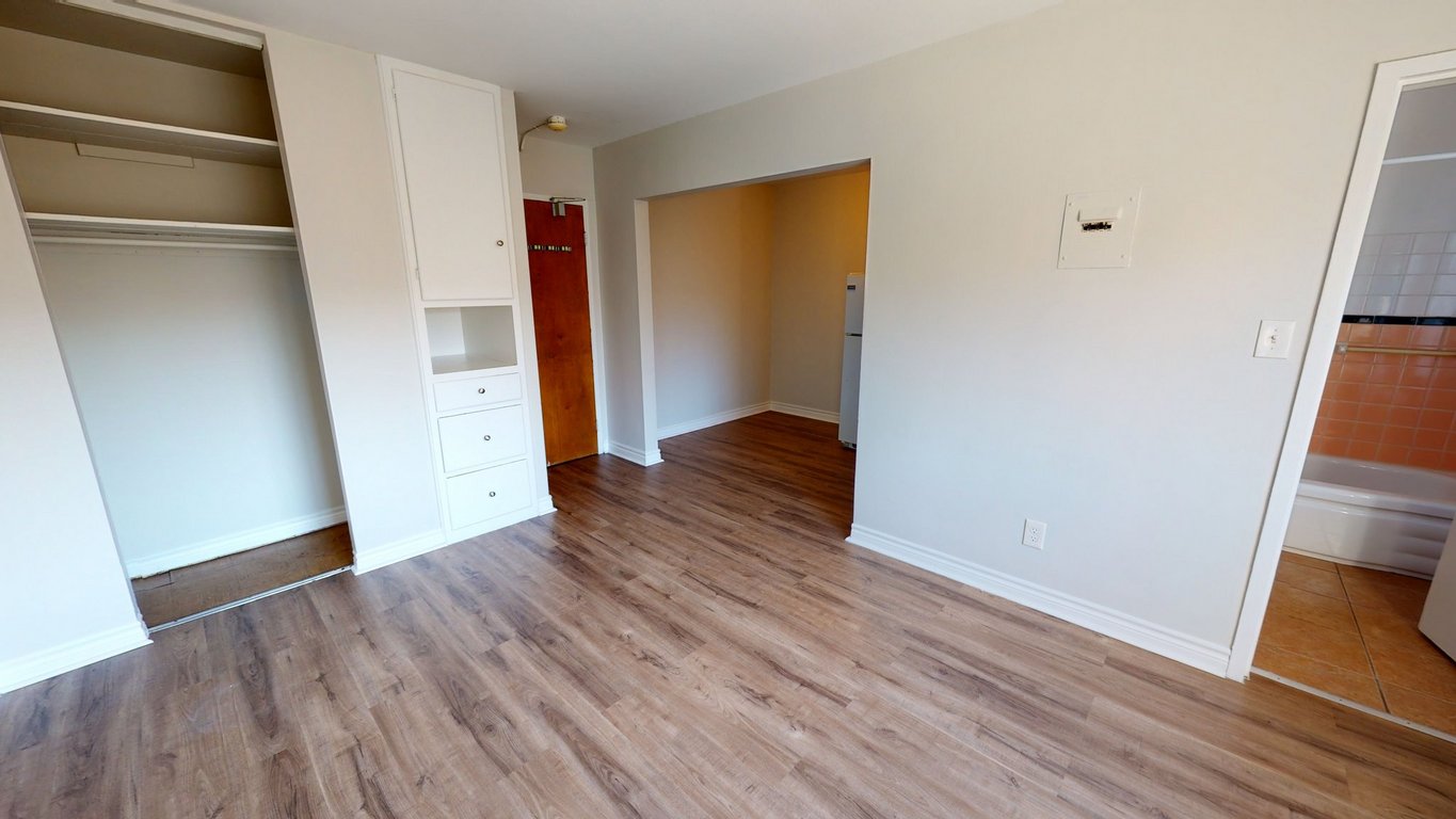 Cranleigh Court Apartments for rent, Windsor Ontario York Property