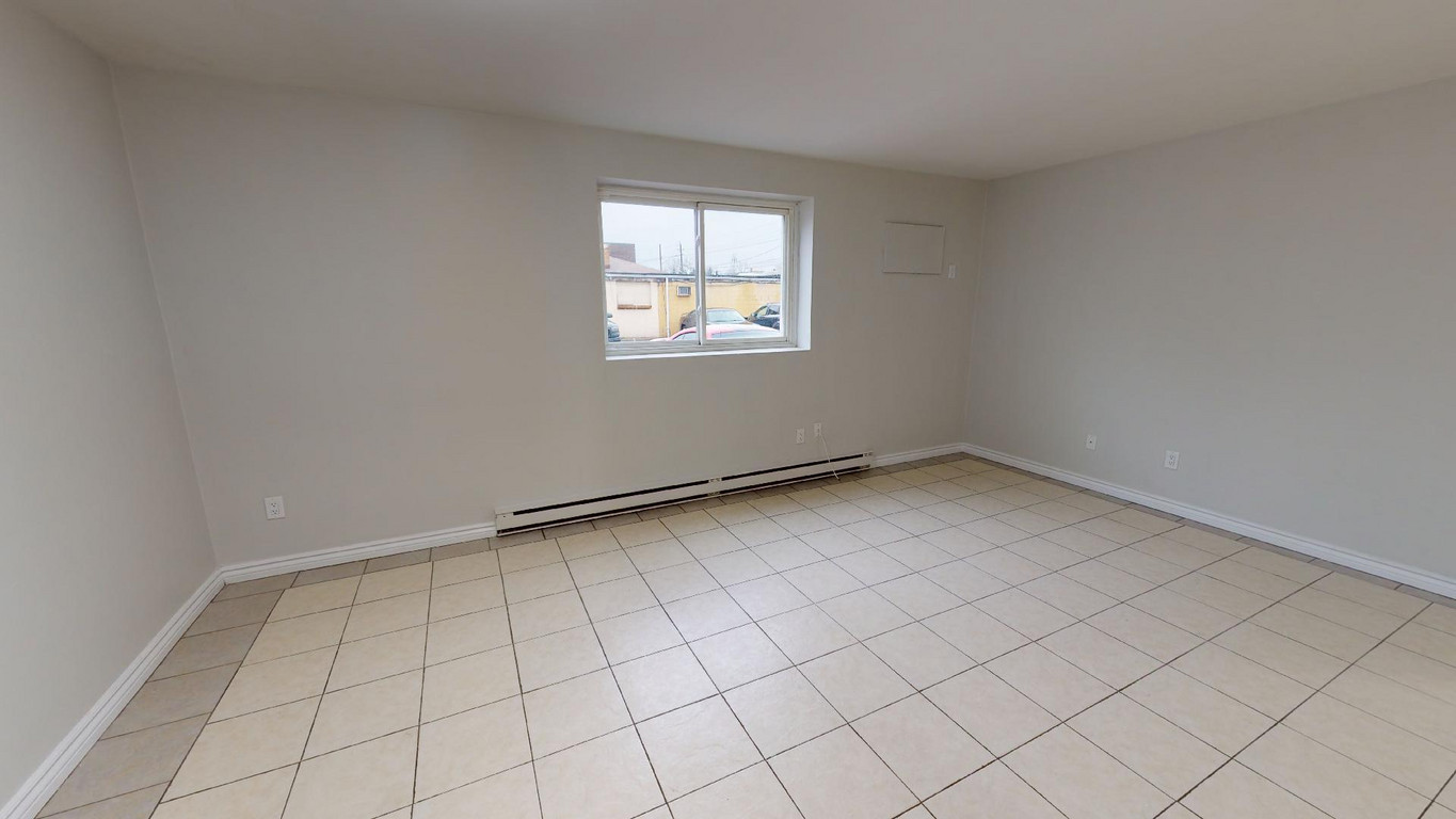 Sandwich Street Apartments in Windsor Ontario York Property Management