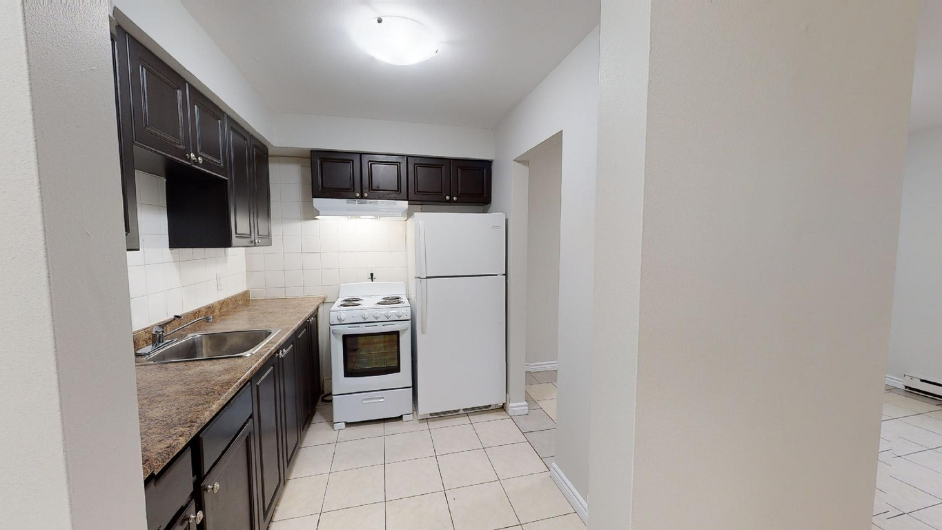 Sandwich Street Apartments in Windsor Ontario York Property Management