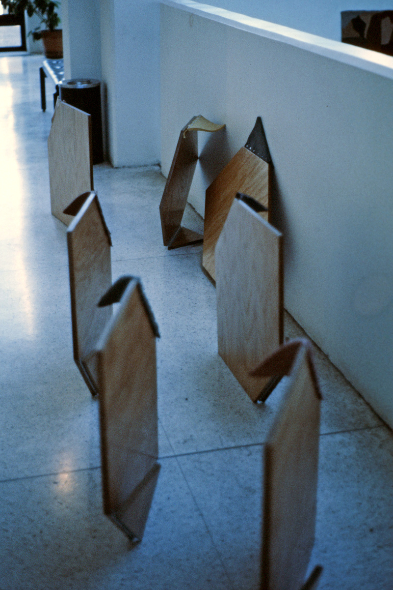 https://lynnbook.s3.amazonaws.com/flat_media/EarlyWorks_Sculpture_CornerSet_photoslide03.jpg