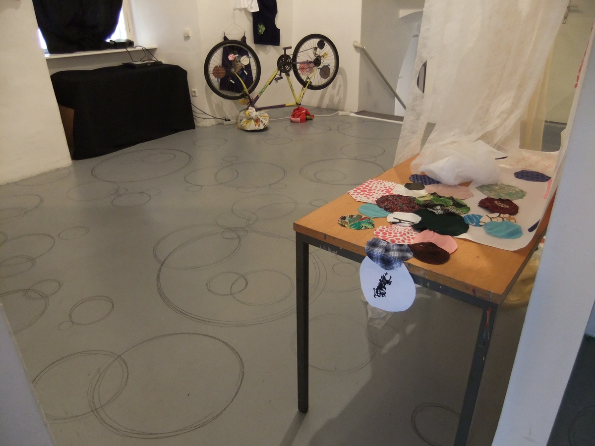 https://lynnbook.s3.amazonaws.com/flat_media/SongSpot_2010_Slovenia-Artstays_installation_processdoc10.JPG https://lynnbook.s3.amazonaws.com/flat_media/SongSpot_2010_Slovenia-Artstays_installation_processdoc10.JPG