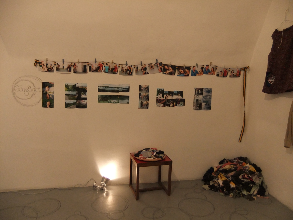 https://lynnbook.s3.amazonaws.com/flat_media/SongSpot_2010_Slovenia-Artstays_installation_processdoc11.JPG https://lynnbook.s3.amazonaws.com/flat_media/SongSpot_2010_Slovenia-Artstays_installation_processdoc11.JPG