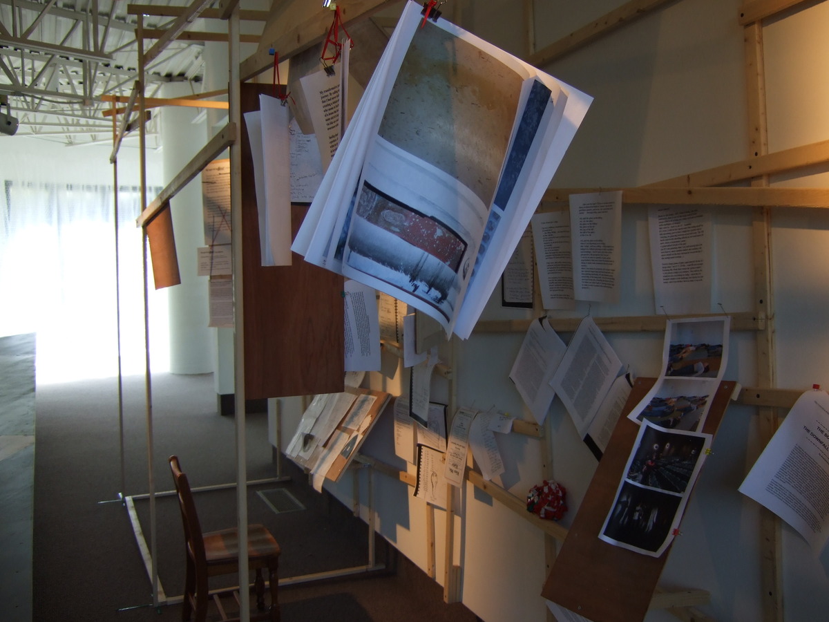 https://lynnbook.s3.amazonaws.com/flat_media/ReNext_2007_WS-SECCA_perf-exhib_exhibitionshots28.jpg