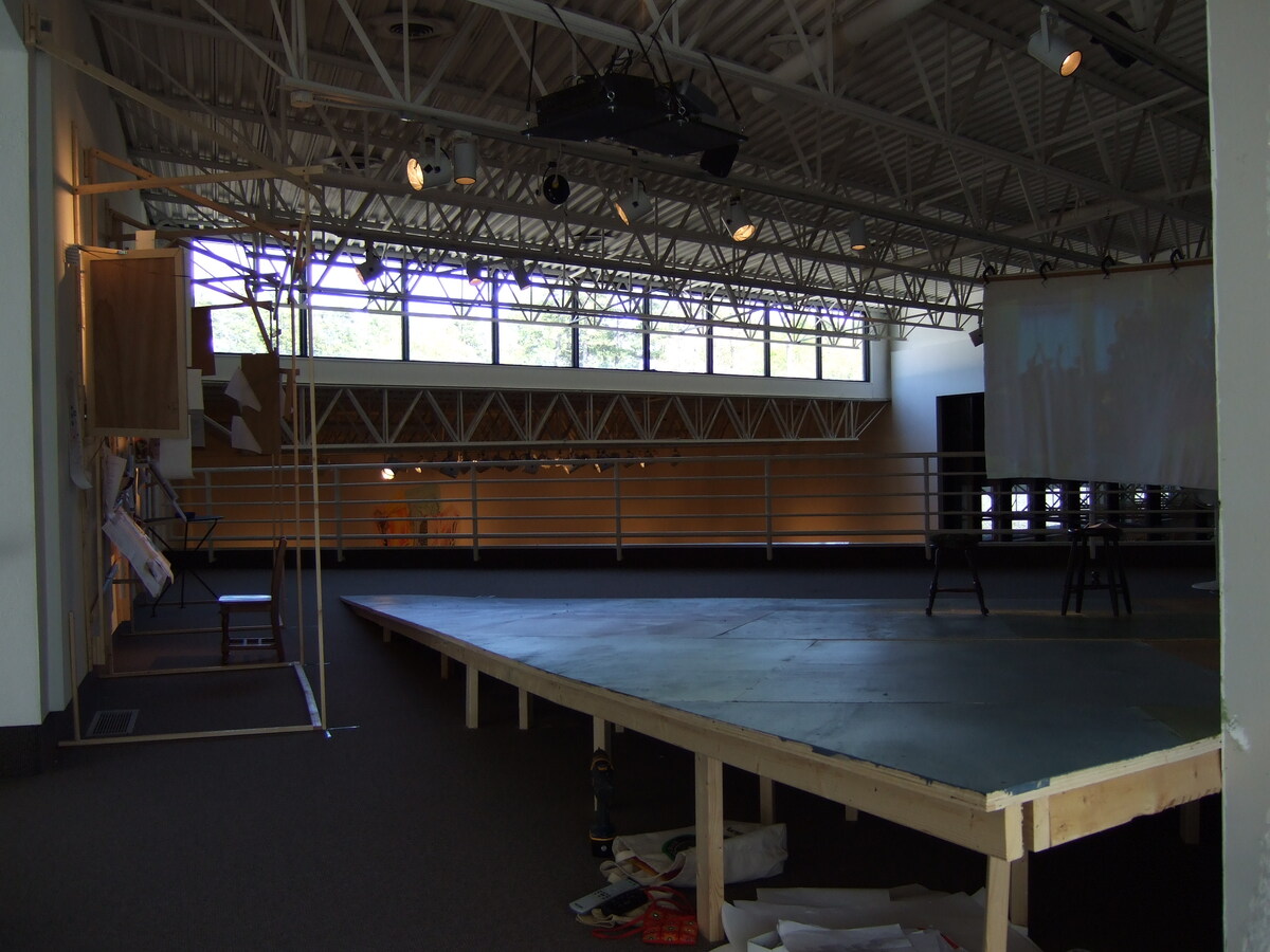 https://lynnbook.s3.amazonaws.com/flat_media/ReNext_2007_WS-SECCA_perf-exhib_exhibitionshots11.jpg