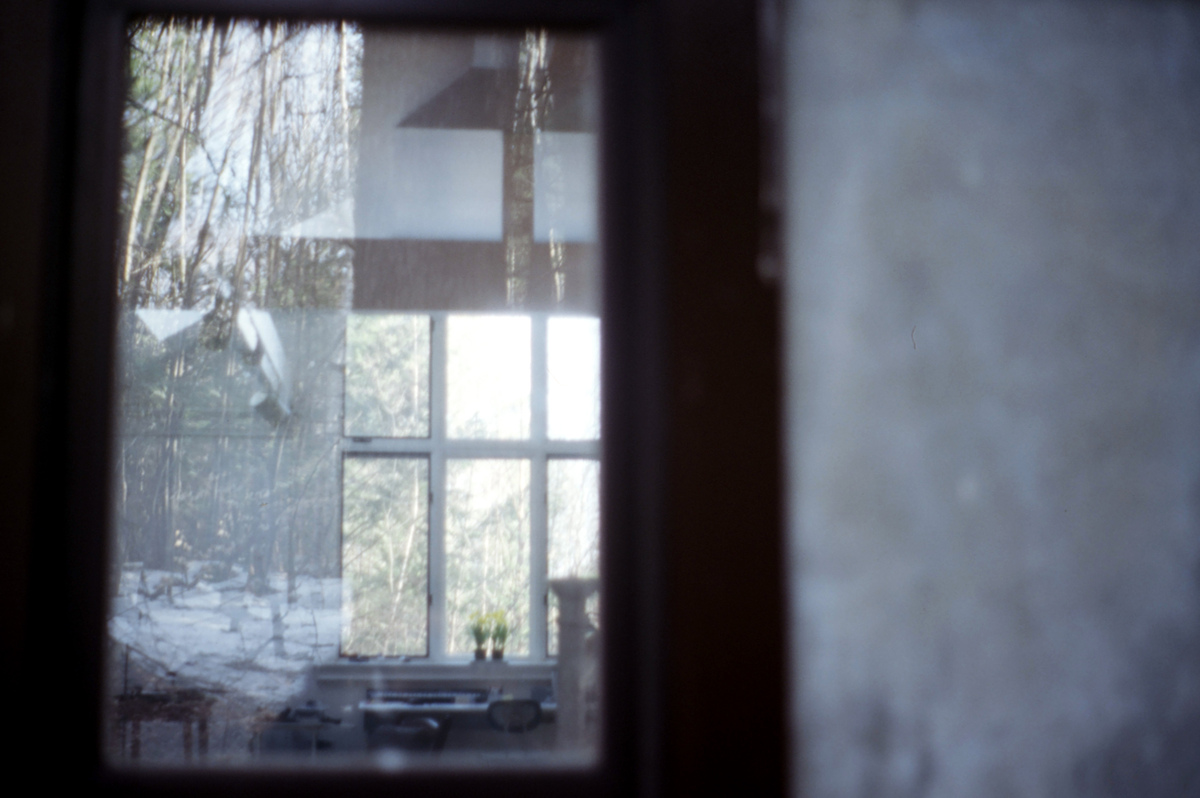 https://lynnbook.s3.amazonaws.com/flat_media/Process_MacDowellColony_photoslide16.jpg