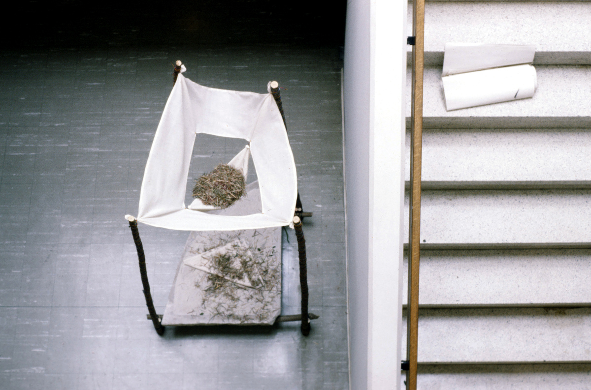 https://lynnbook.s3.amazonaws.com/flat_media/EarlyWorks_Sculpture_BoundtoFall_photoslide03.jpg https://lynnbook.s3.amazonaws.com/flat_media/EarlyWorks_Sculpture_BoundtoFall_photoslide03.jpg