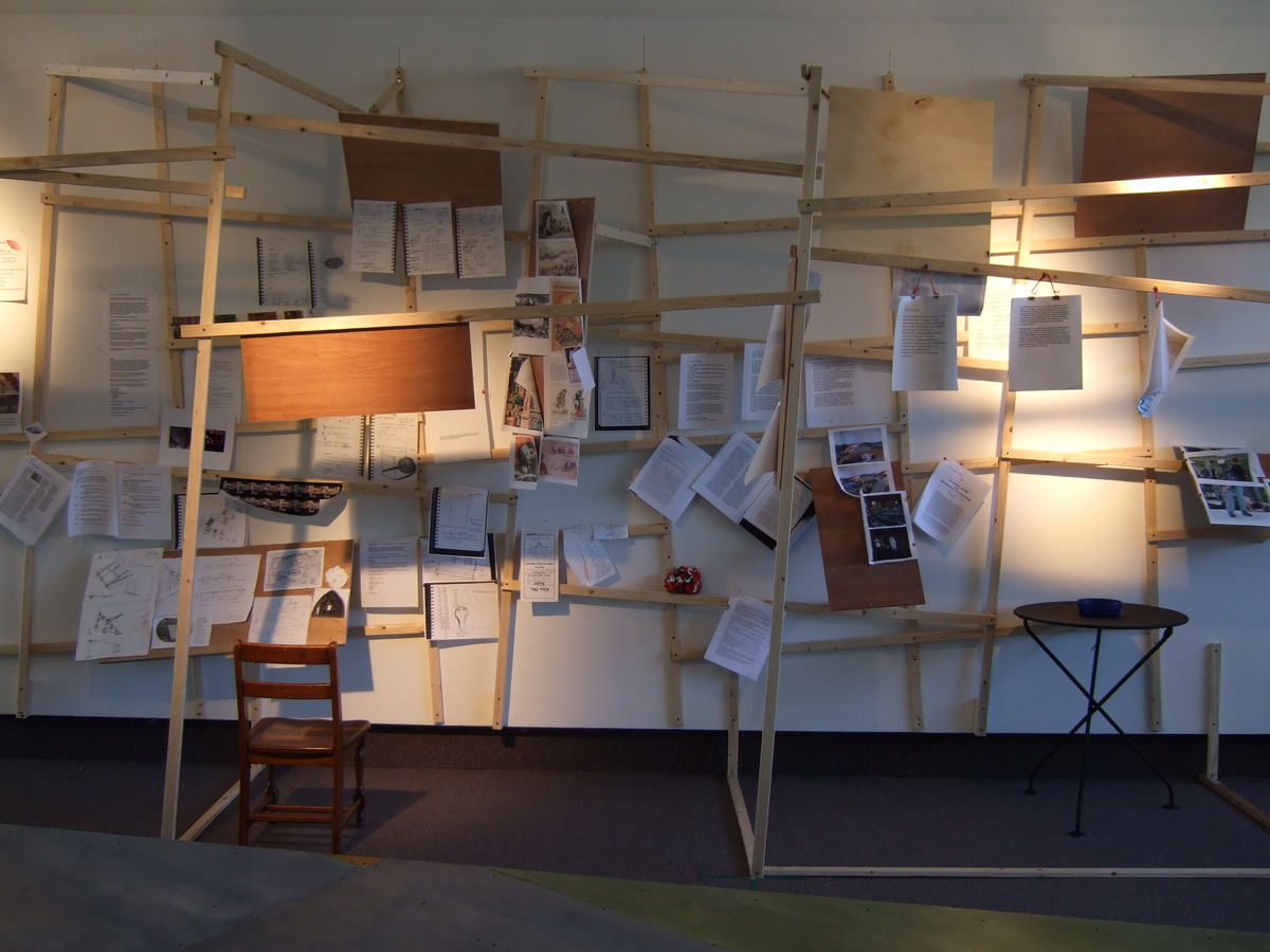 https://lynnbook.s3.amazonaws.com/flat_media/ReNext_2007_WS-SECCA_perf-exhib_exhibitionshots08.jpg