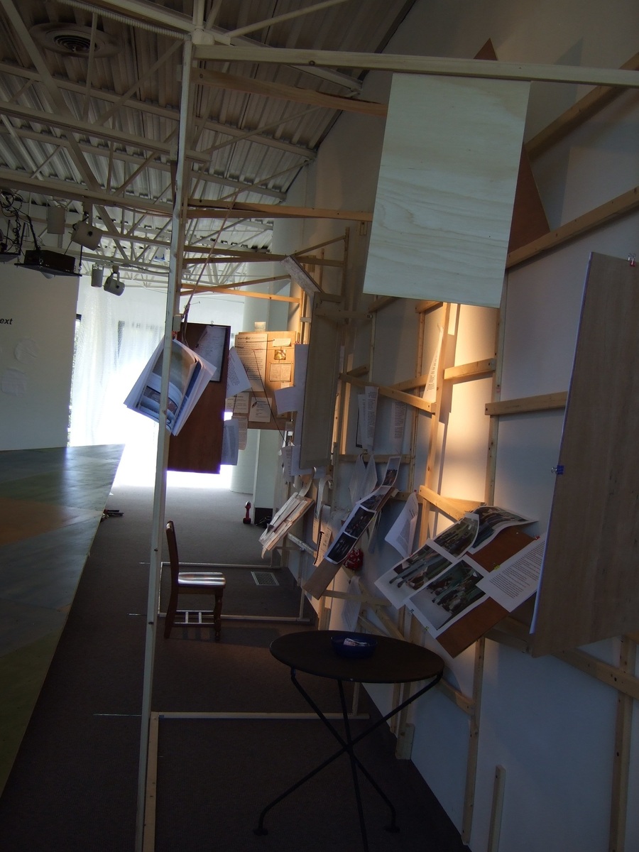 https://lynnbook.s3.amazonaws.com/flat_media/ReNext_2007_WS-SECCA_perf-exhib_exhibitionshots04.jpg