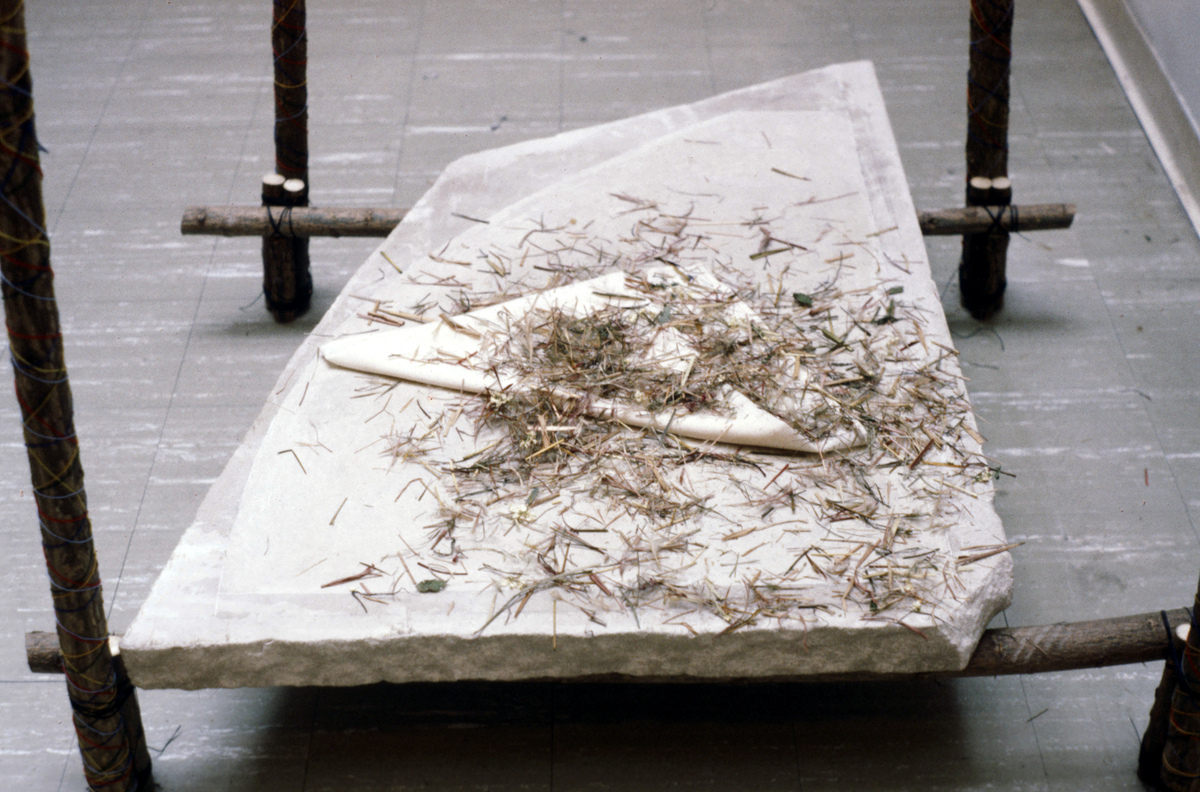 https://lynnbook.s3.amazonaws.com/flat_media/EarlyWorks_Sculpture_BoundtoFall_photoslide06.jpg https://lynnbook.s3.amazonaws.com/flat_media/EarlyWorks_Sculpture_BoundtoFall_photoslide06.jpg