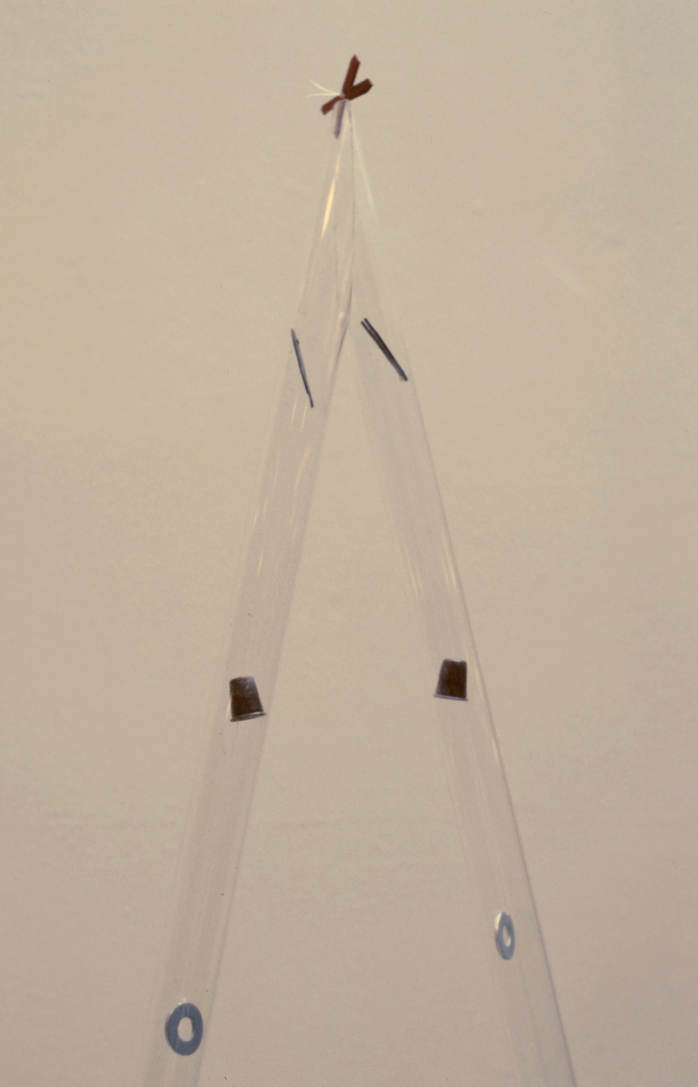 https://lynnbook.s3.amazonaws.com/flat_media/EarlyWorks_Sculpture_SuspendedStates_photoslide04.jpg
